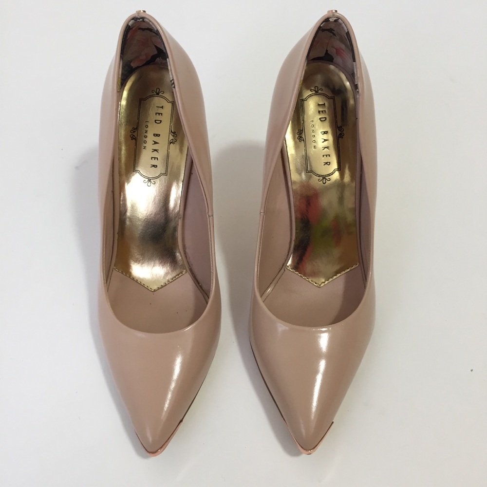 Ted backer, size 5,nude color.